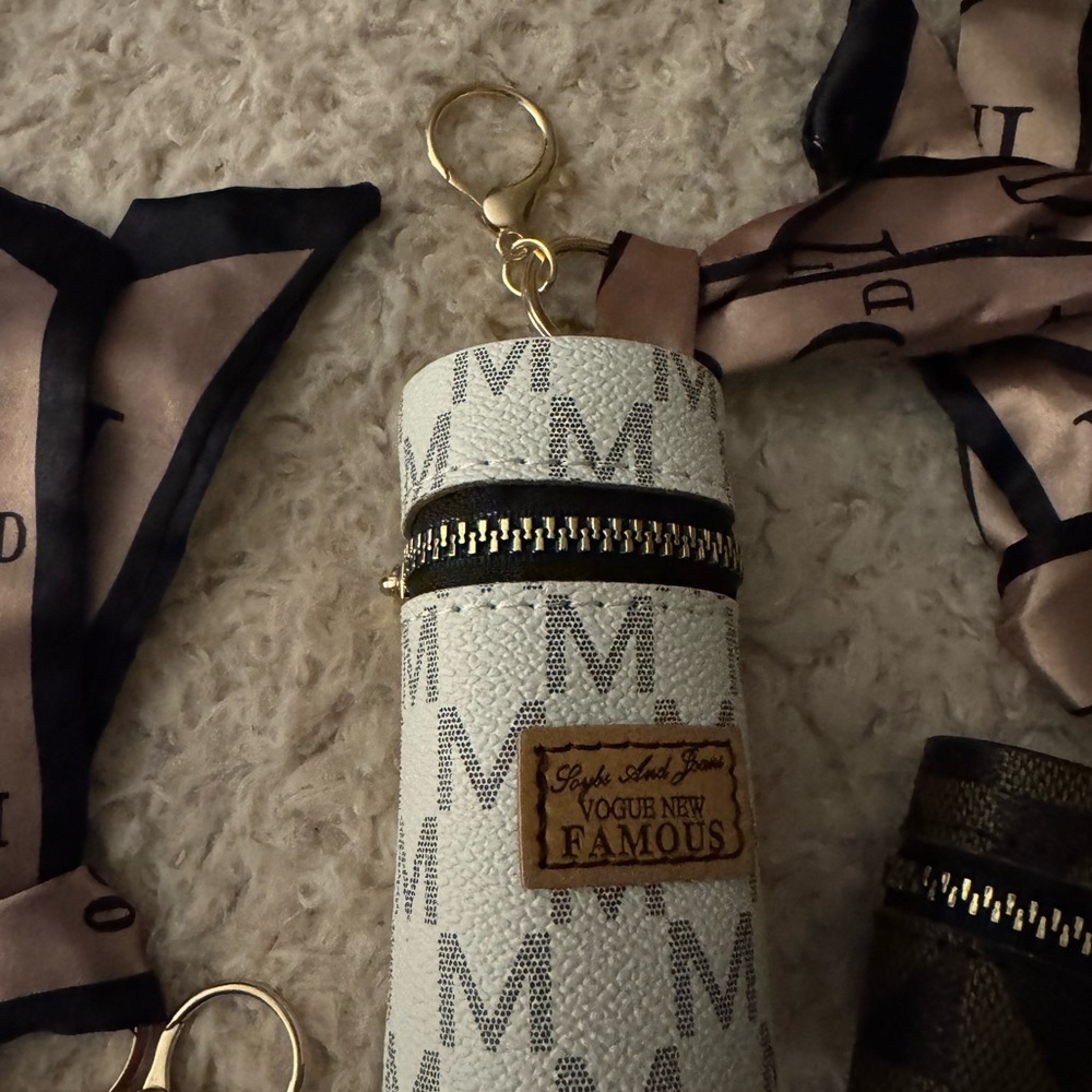 Stylish‎ Women's WHITE Round Mini Bag - sold separately.